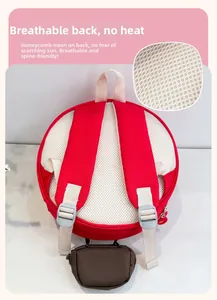 Vue détaillée du dos en filet respirant et des bretelles rembourrées du sac montgolfière 3D