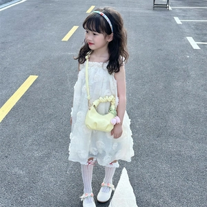 Mini yellow pleated crossbody bag for kids with tulip pendant and rose white dress