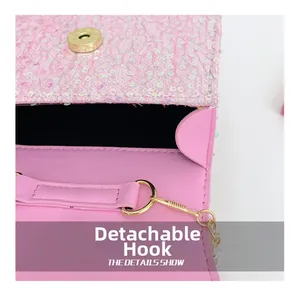 Detail der rosa Paillettentasche für Mädchen mit abnehmbarem Goldhaken und Futter