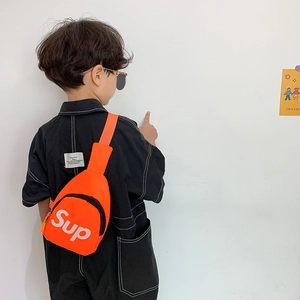Marsupio sportivo arancione per bambini in nylon con logo Sup bianco e tracolla regolabile