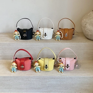 Mini Bucket Bag PU Leather Woven Texture Chic Shoulder Crossbody Handbag With Cartoon Charm And Artificial Pearl Chain For Women