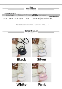 Tableau des tailles pour mini sac à bandoulière fille avec motif crocodile et bandoulière