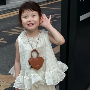 Mini sac à bandoulière en forme de cœur marron pour enfants avec chaîne métallique
