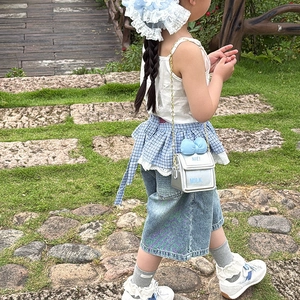 Sac à bandoulière argenté pour filles avec nœud bleu et design à bandoulière chaîne