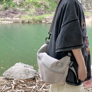 Sac bandoulière gris pour garçons style hip-hop avec sangle réglable et poche zippée