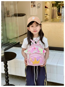 Sac à dos enfant à paillettes roses avec ailes 3D, motif couronne et fini irisé