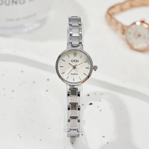 Elegant Women Quartz Watch Vintage Style Alloy Bracelet Wristwatch Waterproof Retro Small Round Dial Ladies Timepiece