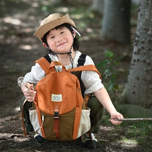 Sac à dos enfant bicolore en tissu imperméable avec boucles et poches latérales
