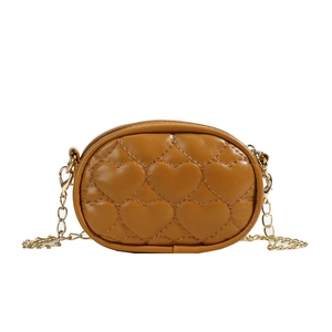 Mini borsa a tracolla trapuntata a cuore marrone per bambini con catena dorata