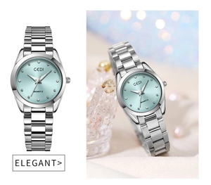 Dettaglio dell'orologio al quarzo Gedi con quadrante verde menta, strass e cinturino in acciaio