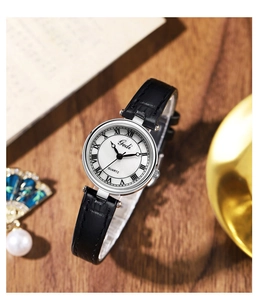 Montre à quartz Gedi vintage avec bracelet en cuir noir et chiffres romains sur bois