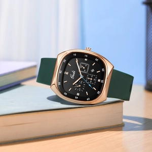 Montre Gedi vintage à quartz avec boîtier tonneau or rose et bracelet vert