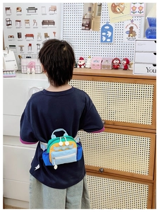 Bunte Kinder-Gürteltasche aus Nylon mit mehreren Taschen und seitlichen Netzfächern