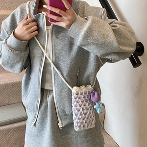 Sac à bandoulière fait main au crochet avec motif tulipe violet et bleu pour femme