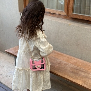 Sac à bandoulière rose transparent pour filles avec chaîne perle et détail cœur