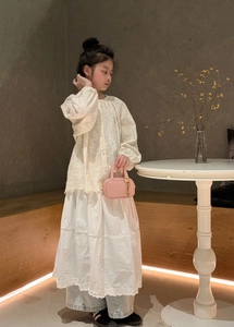 Mini sac à bandoulière en cuir rose pour enfants avec breloques porte-clés en métal
