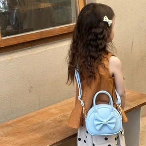 Sac à main enfant bleu clair avec grand nœud et bandoulière réglable pour filles