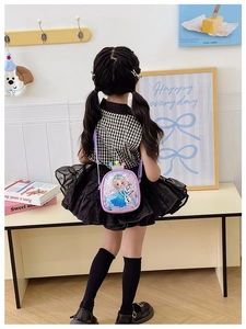 Detail of Elsa and Olaf sequins crossbody bag for girls with crown and pompom decor