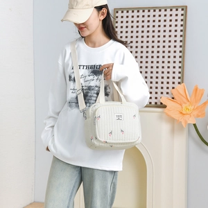 Sac à main matelassé à fleurs avec bandoulière beige et grande capacité pour maman