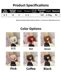 Tableau des tailles du mini sac bandoulière avec boucle cœur et détails en cuir PU