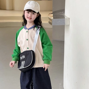 Kids casual crossbody bag with fashion stripes and letter print in a trendy daily outfit
