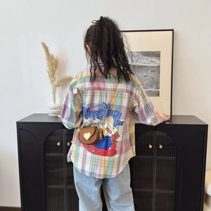 Chemise à carreaux enfant avec motif lapin au dos et mini sac à bandoulière cœur mode