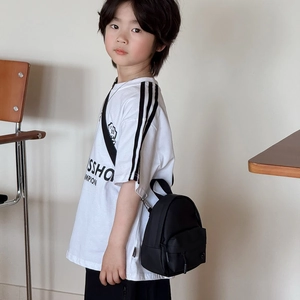 Mini sac à bandoulière noir pour enfants en nylon durable avec design épuré
