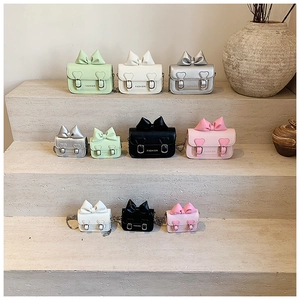 Détails des mini sacs à nœud pour filles en cinq couleurs et deux tailles différentes