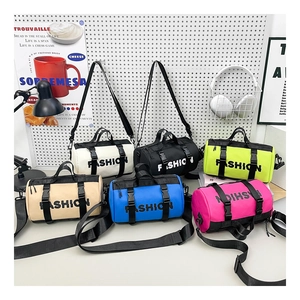 Détails de sacs bandoulière cylindriques en nylon pour enfants en plusieurs couleurs vives