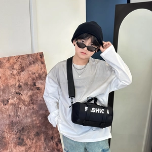 Sac bandoulière enfant cylindrique noir tendance avec imprimé lettres FASHION blanc