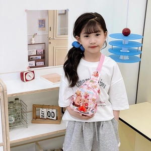 Süße rosa karierte Kinder-Brusttasche mit Capybara-Print und verstellbarem Riemen