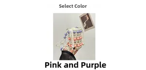 Détail du mini sac perlé avec accents citrouille rose et violet et cordon