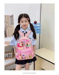 Sac à dos rose pour enfants avec imprimé Capybara mignon et détails de fraises