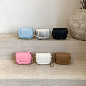 Mini Sac À Bandoulière Cuir PU Chaîne Dorée Rabat Impression De Lettres Tendance Coréenne Pour Petites Filles Enfants
