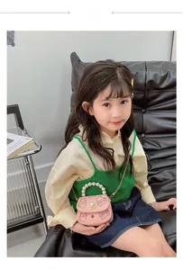 Mini sac bandoulière rose pour filles avec imprimé capybara et poignée en perles chic