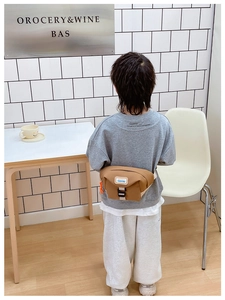 Sac banane en toile kaki pour enfant avec boucle noire et cordon de fermeture orange
