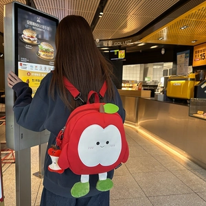 Süßer roter Apfel-Rucksack aus Canvas mit Stickerei-Gesicht und grünem Blatt-Detail