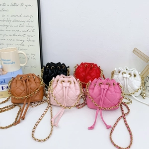 Mini Sac Seau Matelassé Cuir PU Cordon Chaîne Dorée Chic Mode Sac Bandoulière Pour Petites Filles