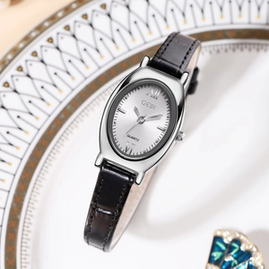 Montre à quartz ovale élégante avec cadran argenté et bracelet en cuir noir gaufré