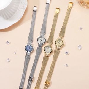 Montre Gedi pour femme avec cadran en nacre et bracelet en maille métal cristallin