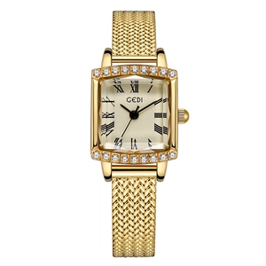 Montre carrée GEDI dorée pour femme avec lunette en strass et bracelet en maille métallique