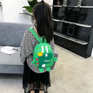 Zaino verde dinosauro per bambini con ali 3D e corona dallo stile accattivante