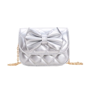 Mini sac bandoulière argenté pour fille avec nœud métallisé et chaîne dorée