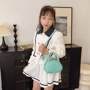 Sac à main vert menthe pour filles avec matelassage en cœur et bandoulière enfant