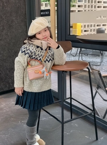 Girl's mini box handbag in litchi pattern paired with autumn winter knitwear outfit
