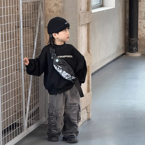 Sac de poitrine tendance pour enfants avec imprimé lettres et tenue streetwear chic