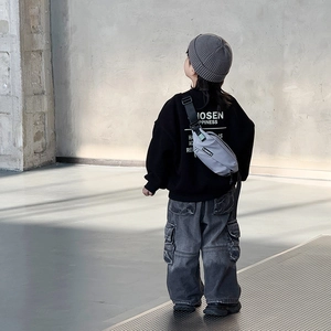 Sac de poitrine pour enfants avec imprimé lettres et sangle réglable en gris