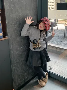 Mini sac à main imprimé léopard pour fille avec tenue élégante automne hiver
