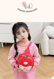 Sac à bandoulière enfant motif ours de dessin animé avec design cœur rouge et rose