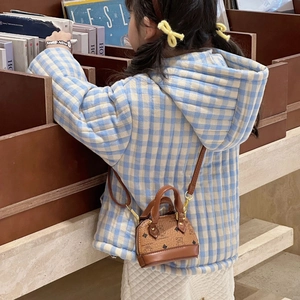 Mini sac coquille marron pour enfants avec motifs ours et bandoulière amovible